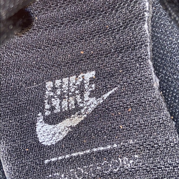 Black Nike Air shoes - Picture 3 of 8